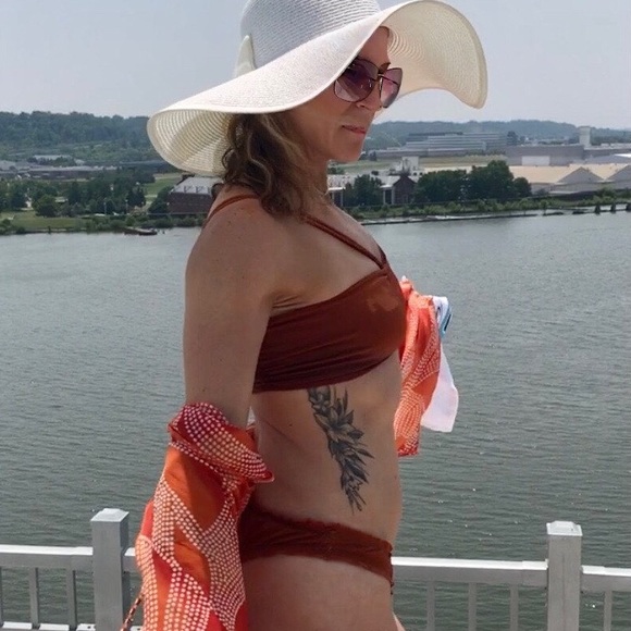 Mieuxswim.com, a small & exclusive
luxury brand, a new aesthetic to swimwear. - Picture 9 of 16